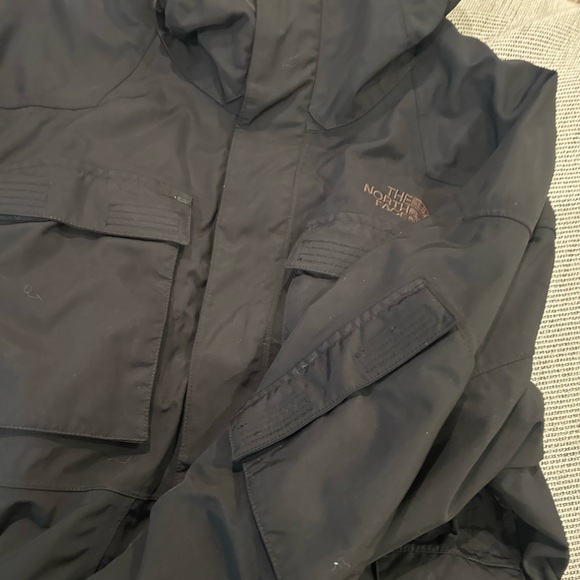 North Face HyVent multi-pocket jacket - Picture 3 of 12